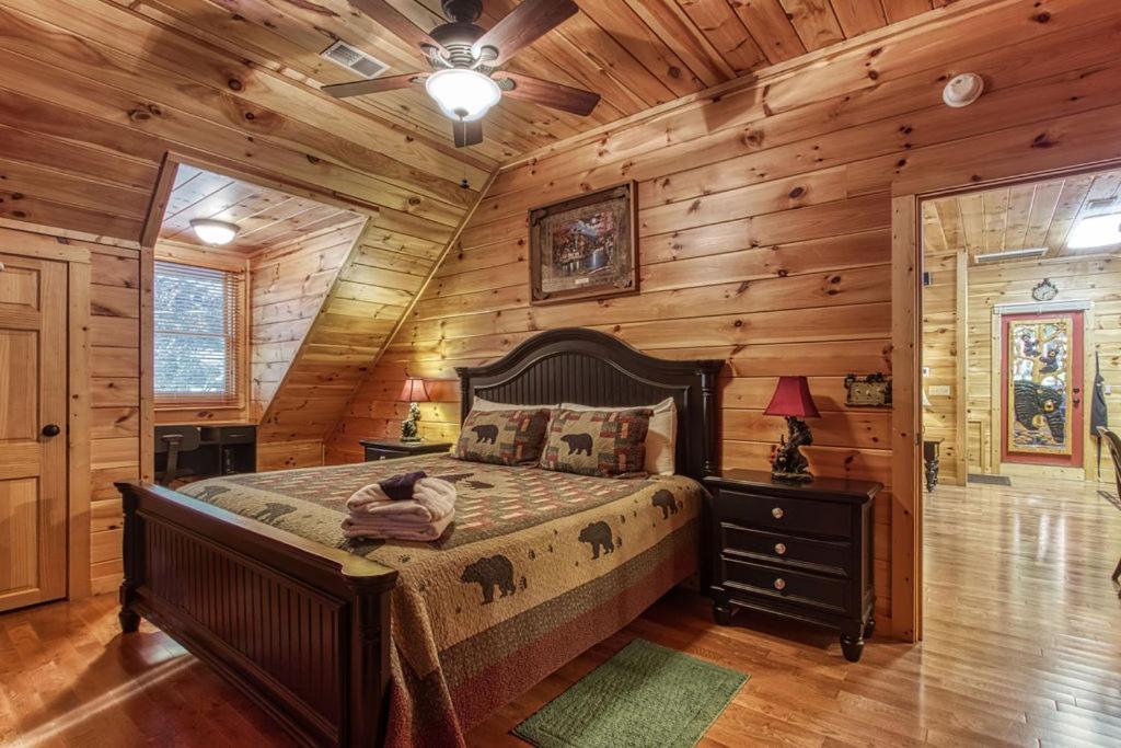 Papa Bear, Hot Tub, Wifi, 1089 Free Tickets Each Paid Day, Dollywood And More Sevierville Eksteriør bilde