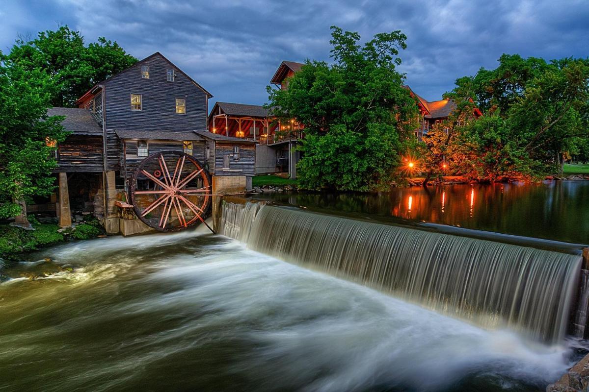 Papa Bear, Hot Tub, Wifi, 1089 Free Tickets Each Paid Day, Dollywood And More Sevierville Eksteriør bilde