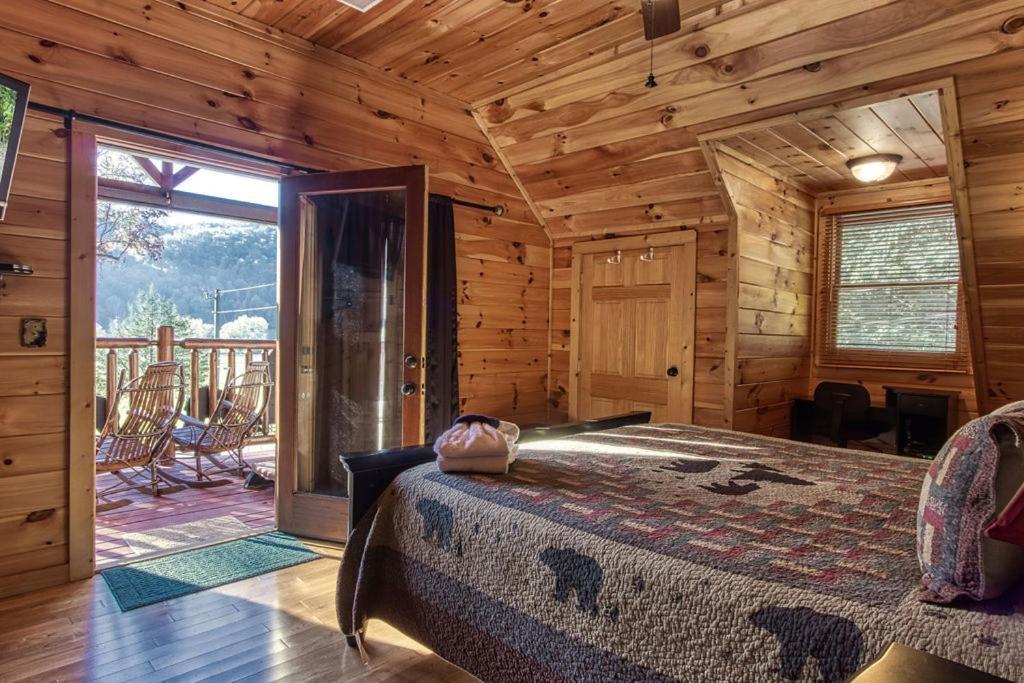 Papa Bear, Hot Tub, Wifi, 1089 Free Tickets Each Paid Day, Dollywood And More Sevierville Eksteriør bilde
